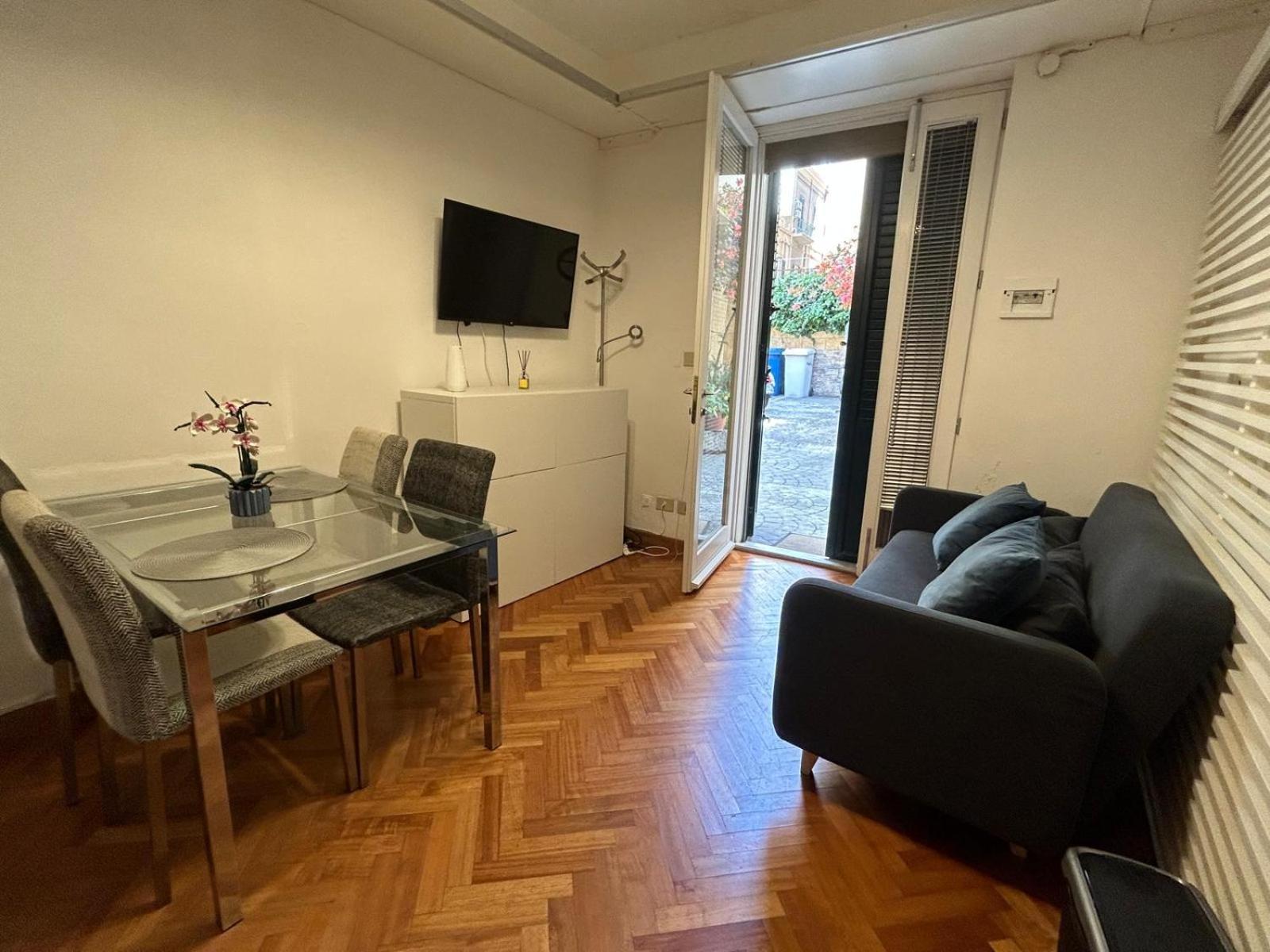 Appartamento Cortile Caravello 8